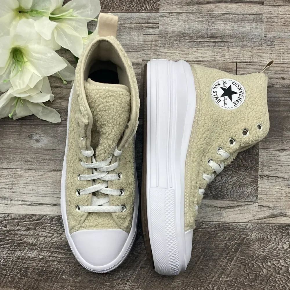 Converse Chuck Taylor All Star Faux Fur Sherpa Platform Sneakers Shoes Size 9